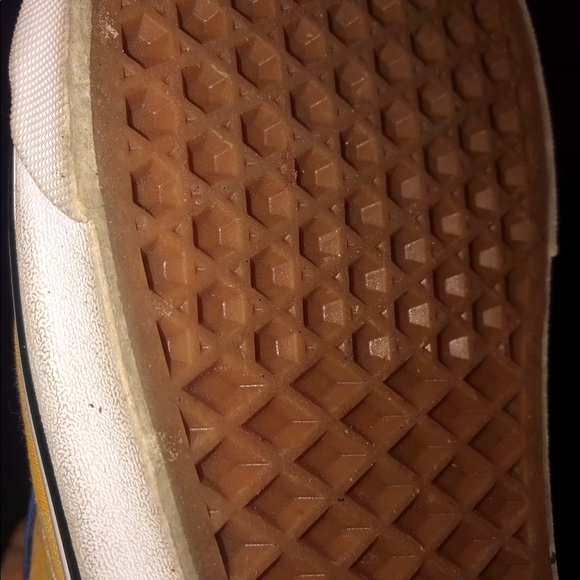 Vans - Picture 5 of 7